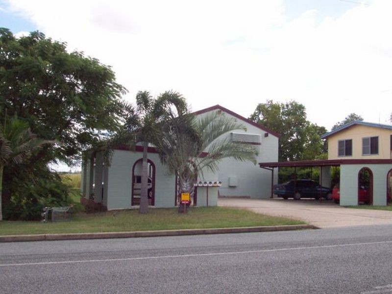 2/45 Beach Road, Sarina QLD 4737