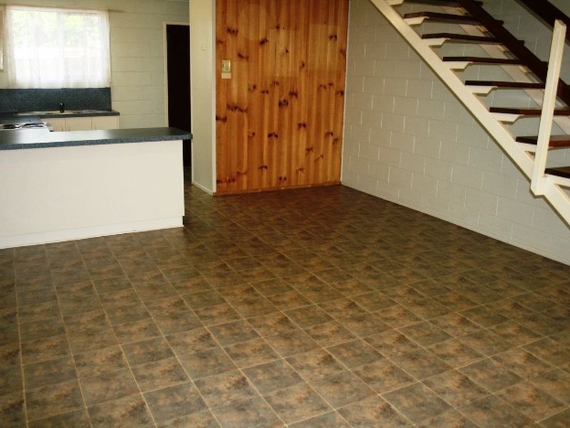 2/45 Beach Road, Sarina QLD 4737