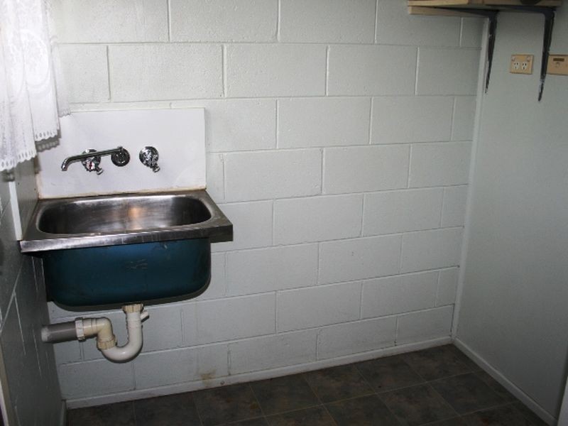 2/45 Beach Road, Sarina QLD 4737