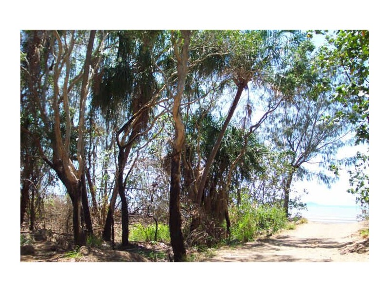 84-86 Melba Street, Armstrong Beach QLD 4737