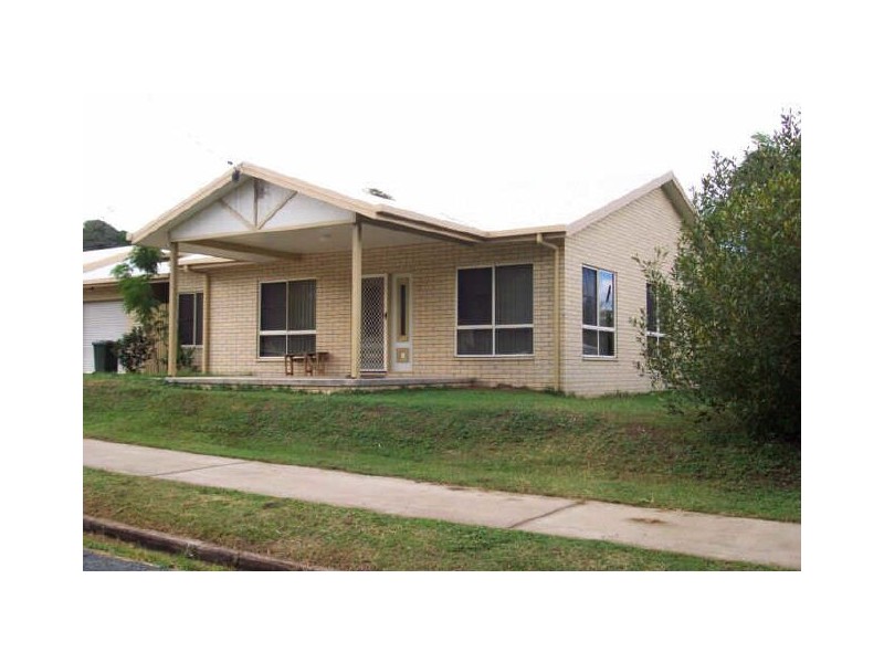 2/6 Innes Street, Sarina QLD 4737