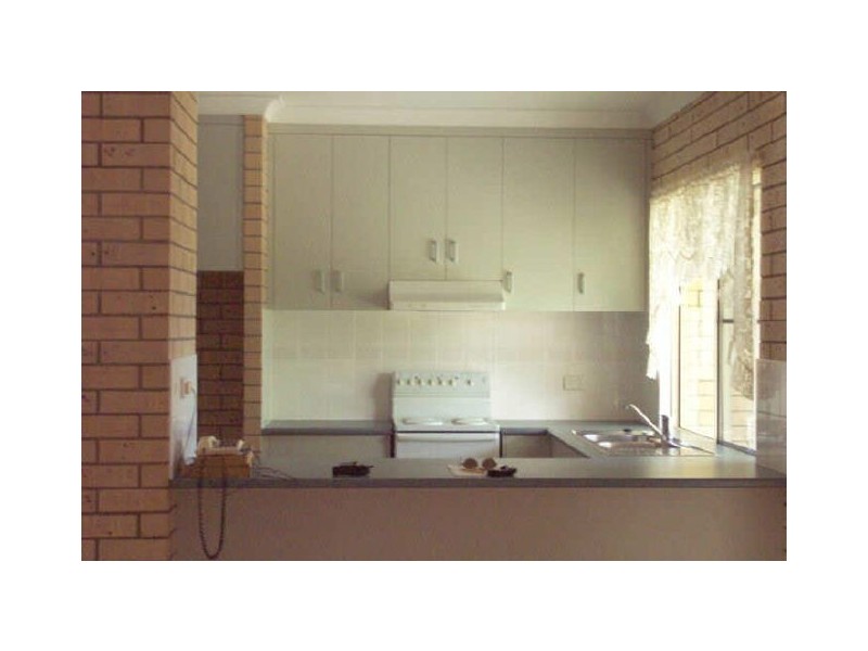 2/6 Innes Street, Sarina QLD 4737