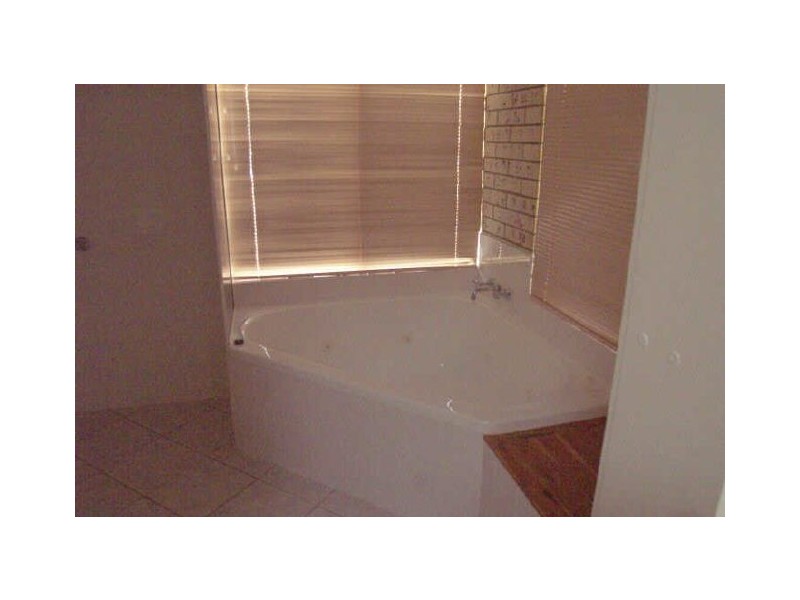 2/6 Innes Street, Sarina QLD 4737