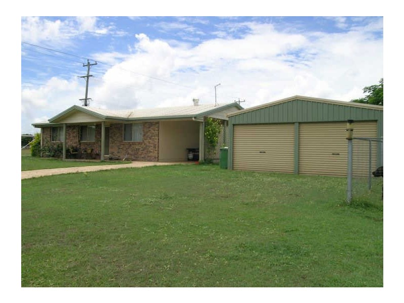 31 Cemetery Road, Sarina QLD 4737