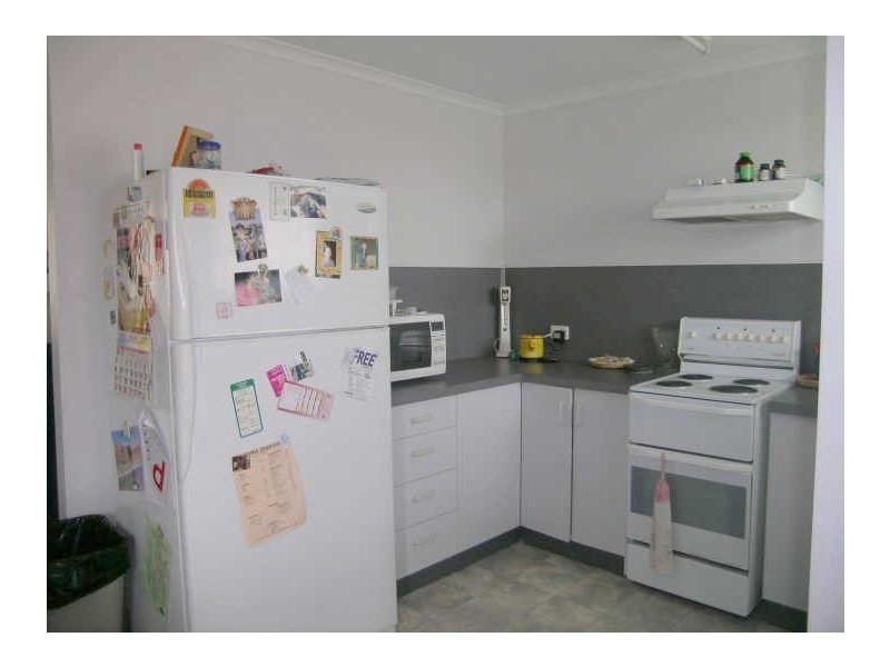 31 Cemetery Road, Sarina QLD 4737