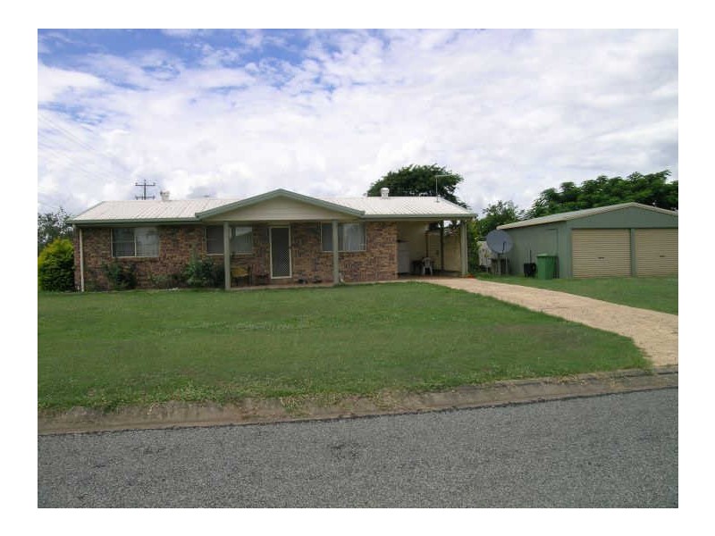 31 Cemetery Road, Sarina QLD 4737
