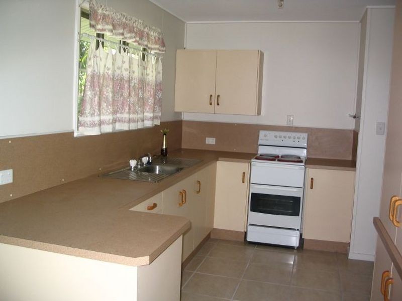 2 Goonyella Avenue, Sarina QLD 4737