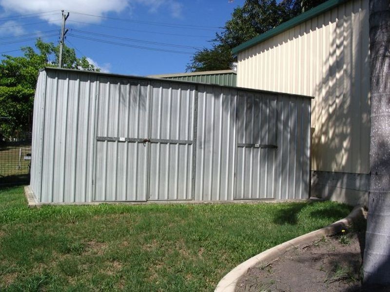 2 Goonyella Avenue, Sarina QLD 4737