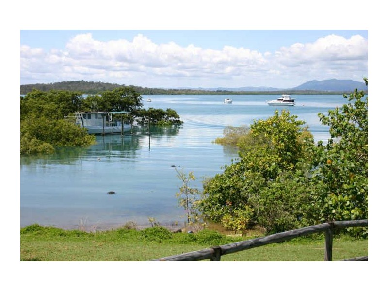 21 Brooksfield Drive, Sarina Beach QLD 4737