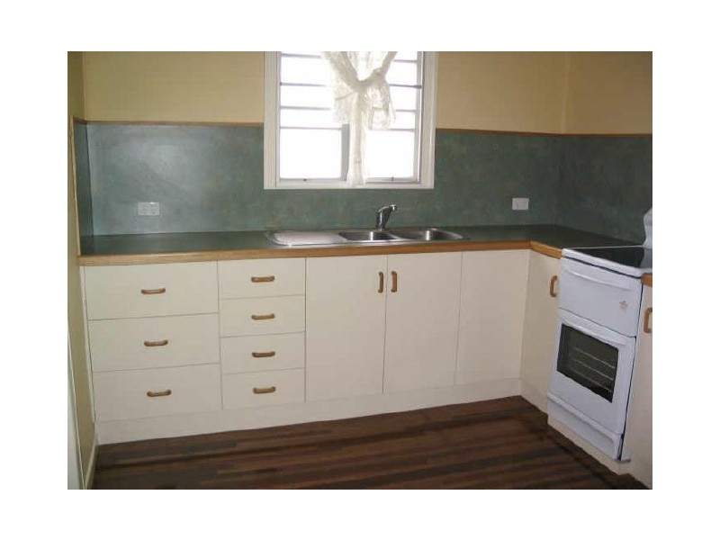 1 Dawson, Sarina QLD 4737