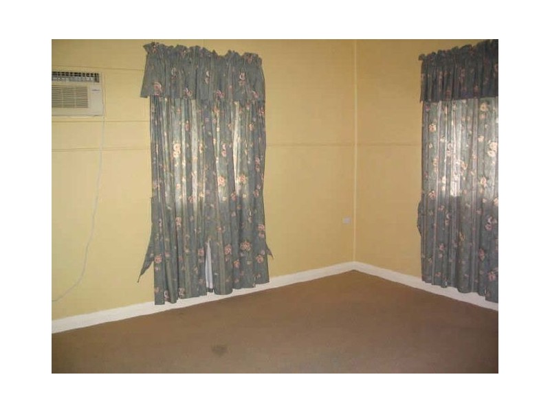 1 Dawson, Sarina QLD 4737