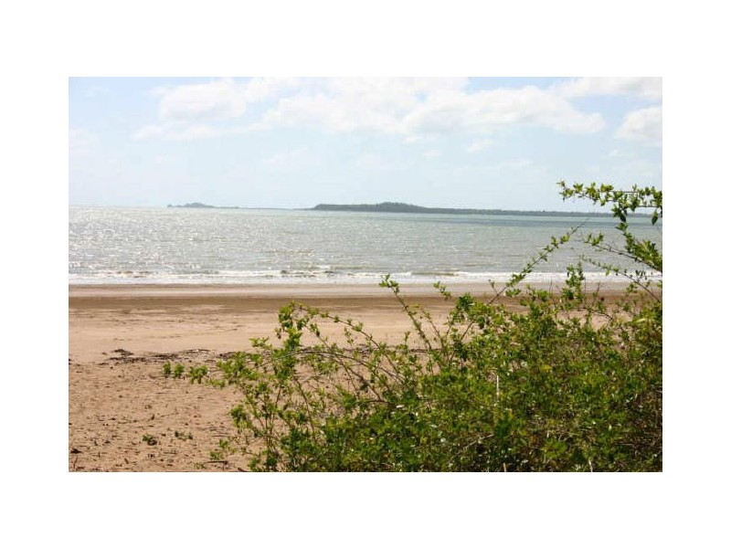 Armstrong Beach QLD 4737