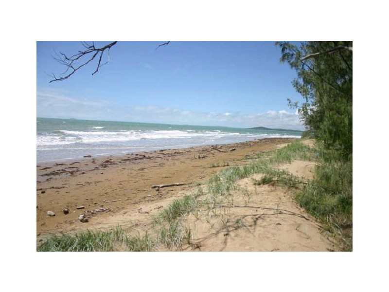 Campwin Beach QLD 4737