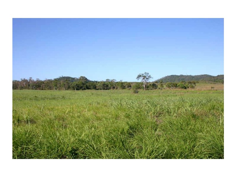 L8 Finato Road, Sarina Beach QLD 4737