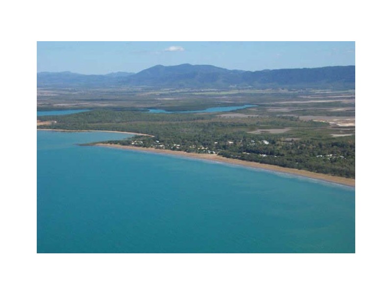 Armstrong Beach QLD 4737