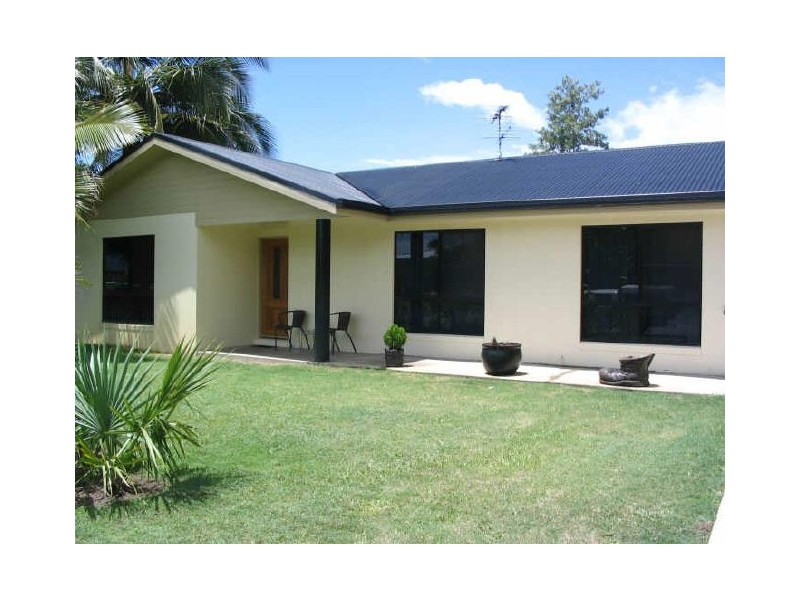 9 Crescent, Armstrong Beach QLD 4737