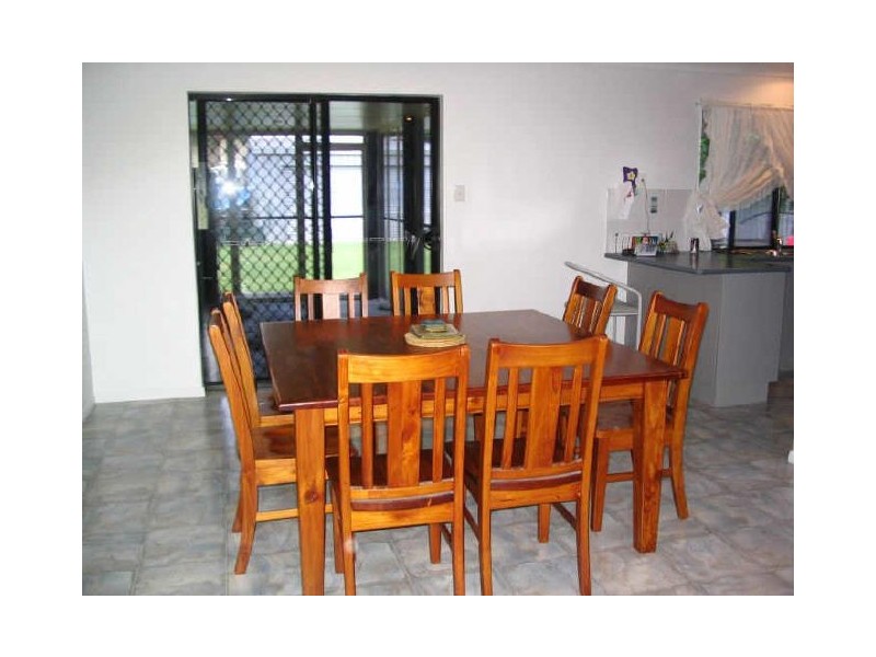 9 Crescent, Armstrong Beach QLD 4737