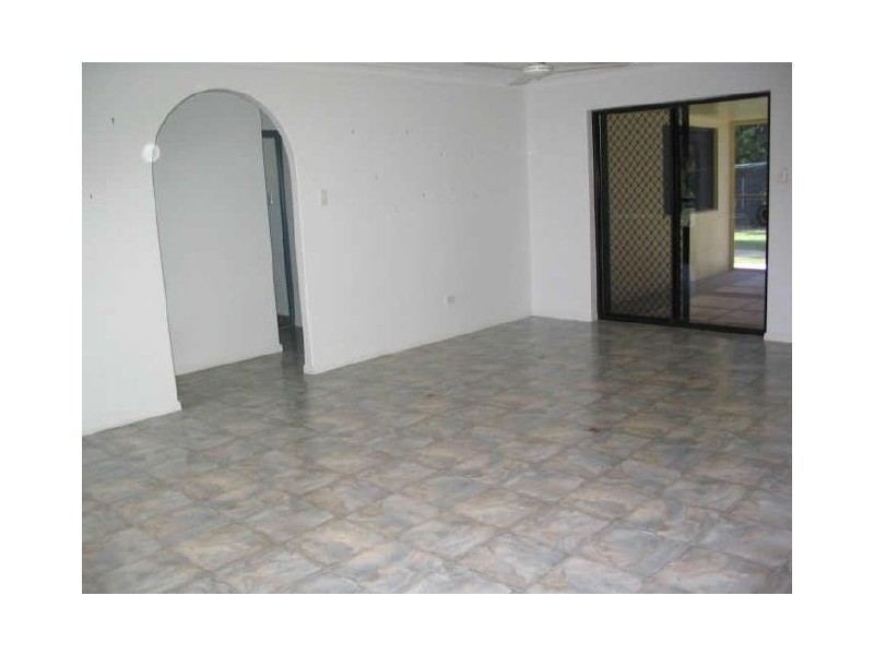 9 Crescent, Armstrong Beach QLD 4737