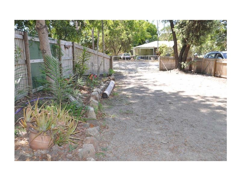 7 Venton Street, Sarina QLD 4737
