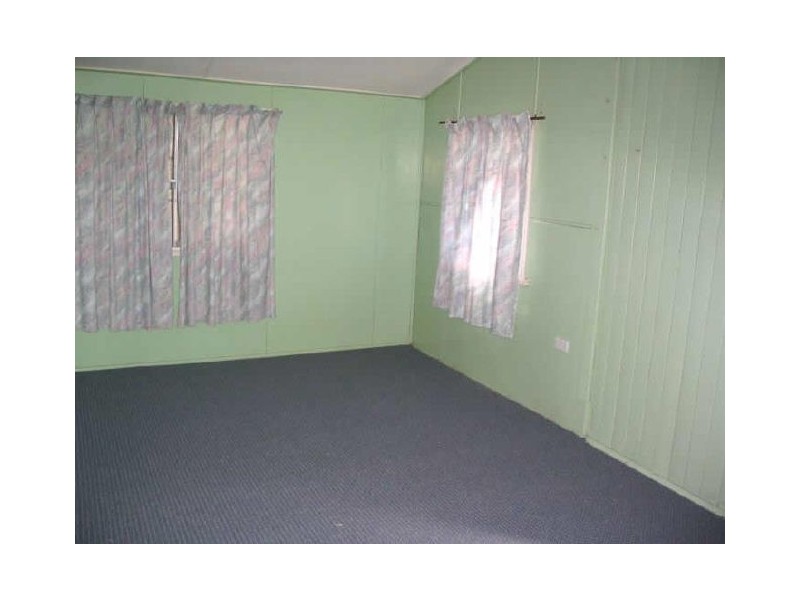 8 Atherton Street, Sarina QLD 4737