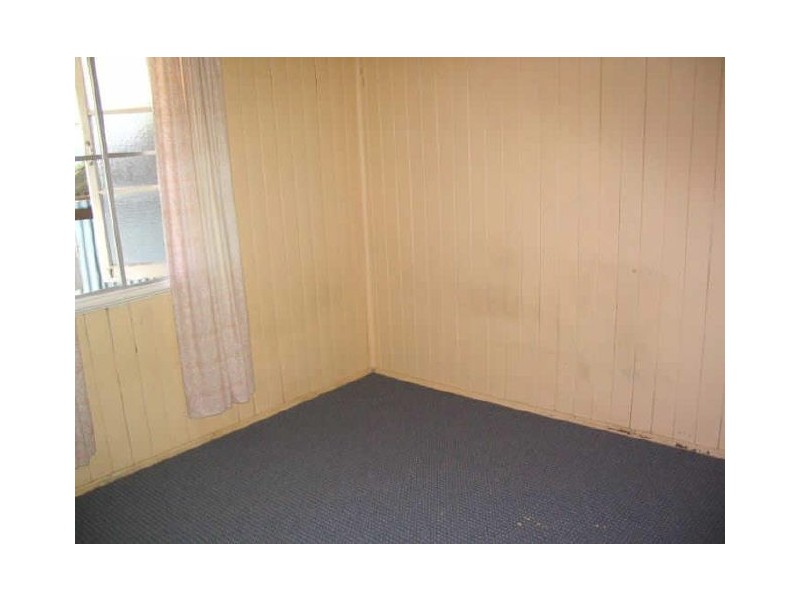 8 Atherton Street, Sarina QLD 4737