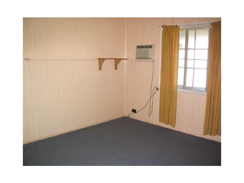 8 Atherton Street, Sarina QLD 4737