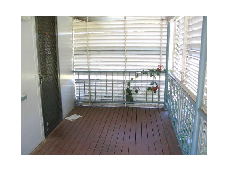 8 Atherton Street, Sarina QLD 4737