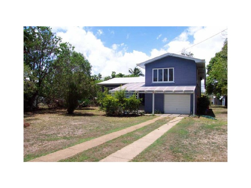 16 Holmes, Sarina QLD 4737