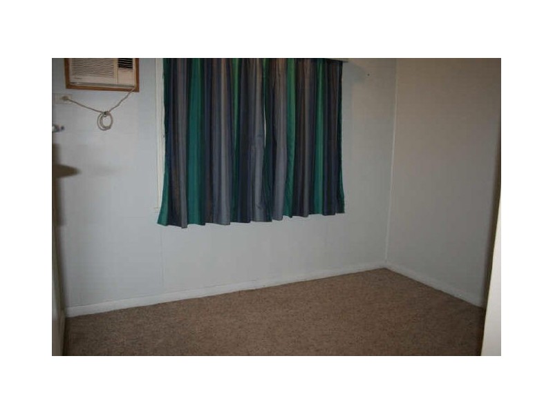 16 Holmes, Sarina QLD 4737