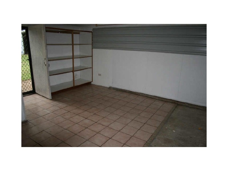 16 Holmes, Sarina QLD 4737