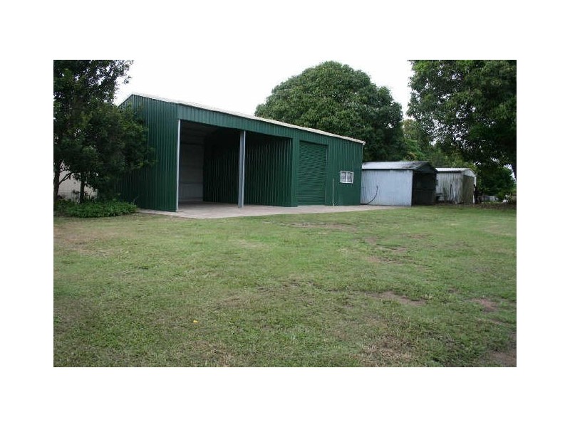 16 Holmes, Sarina QLD 4737