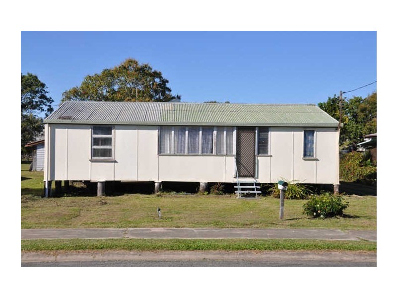 16 Phillips Street, Sarina QLD 4737
