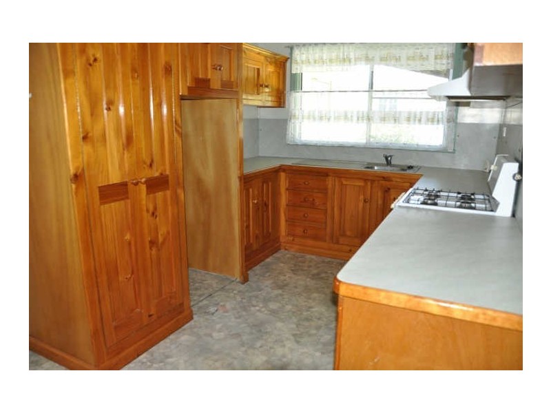 16 Phillips Street, Sarina QLD 4737