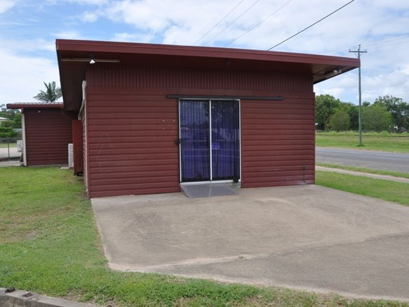 28 Beach Road, Sarina QLD 4737