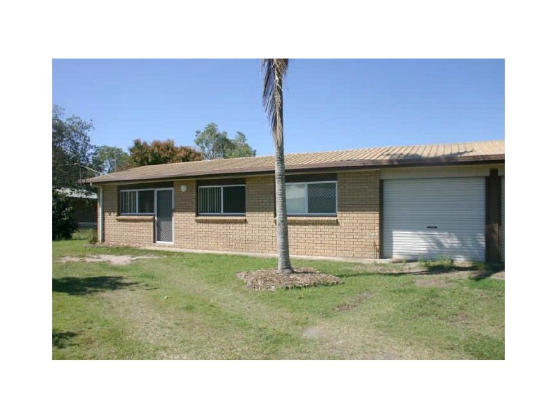 2/14 Elizabeth, Sarina QLD 4737