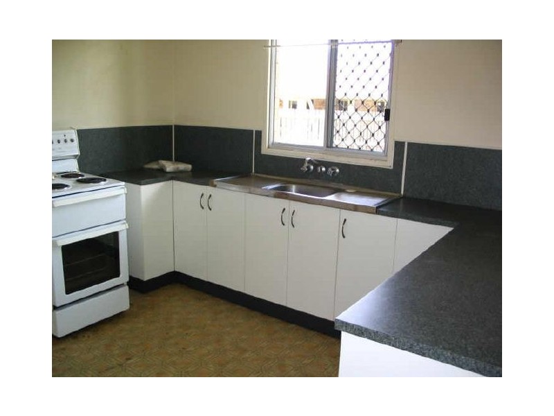 2/14 Elizabeth, Sarina QLD 4737