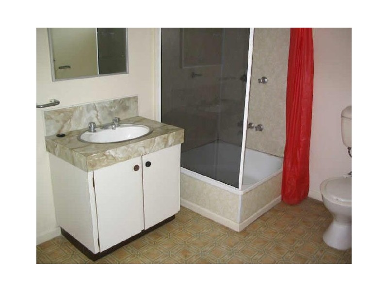 2/14 Elizabeth, Sarina QLD 4737