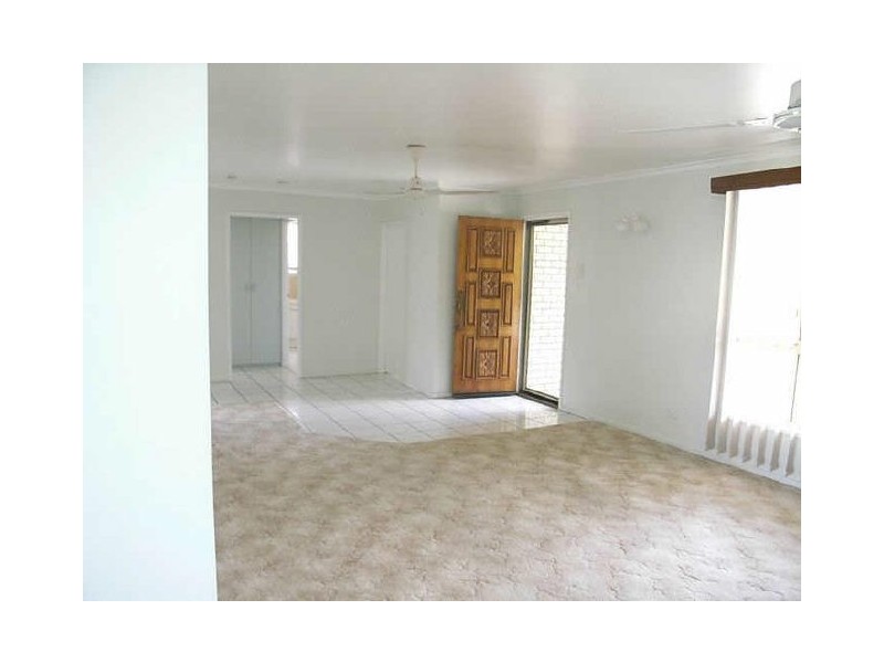 6 Crescent, Armstrong Beach QLD 4737