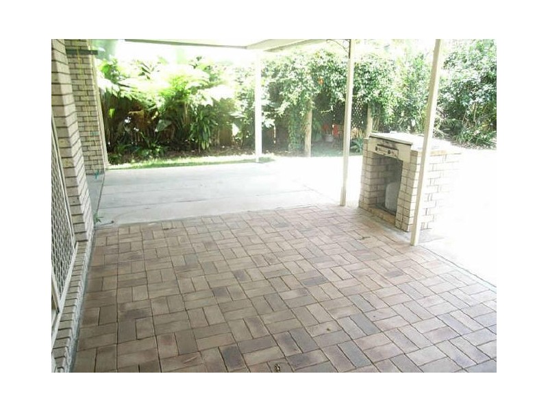 6 Crescent, Armstrong Beach QLD 4737