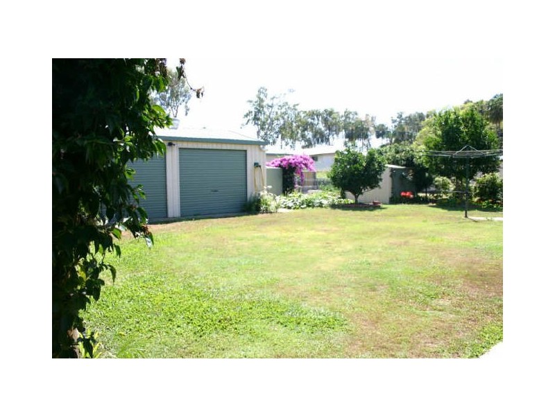 6 Crescent, Armstrong Beach QLD 4737