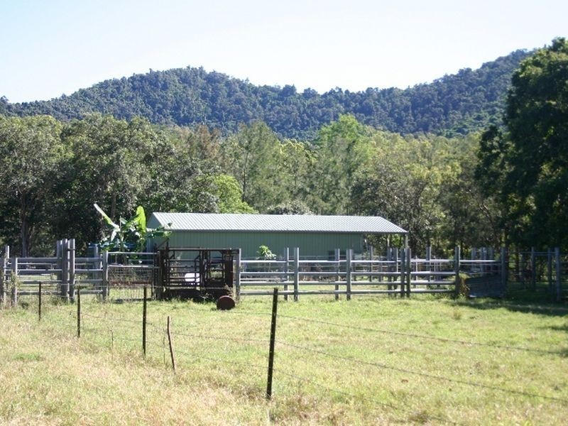 248 Middle Creek Road, Sarina QLD 4737