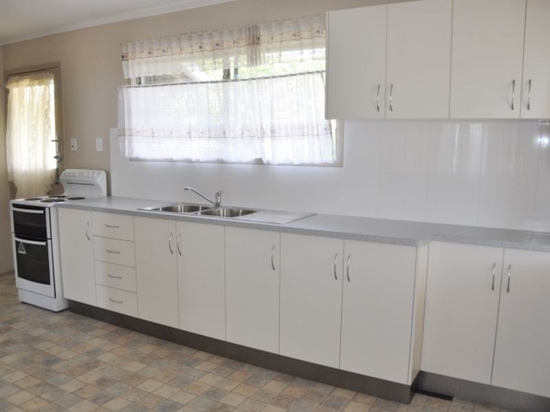 40 Utah, Sarina QLD 4737