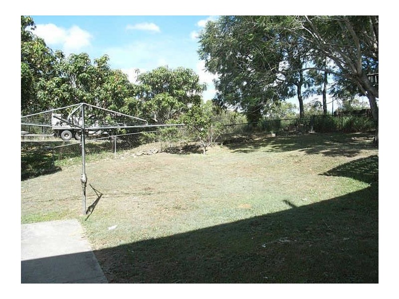 40 Utah, Sarina QLD 4737