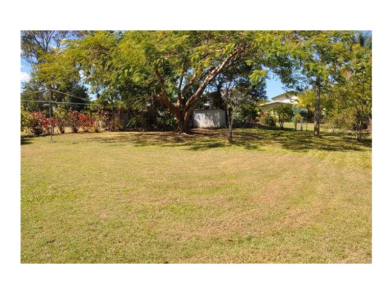 48 Beach Road, Sarina QLD 4737