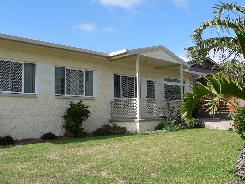 7 Brooksfield, Sarina Beach QLD 4737