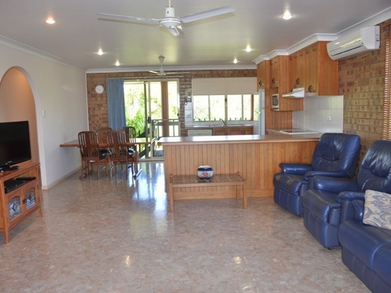 77 Zelma Street, Grasstree Beach QLD 4740