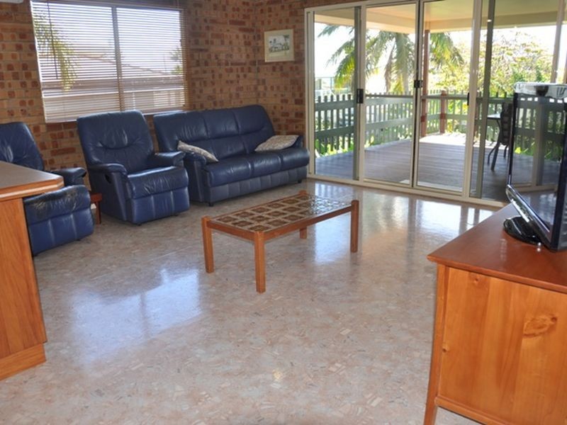 77 Zelma Street, Grasstree Beach QLD 4740