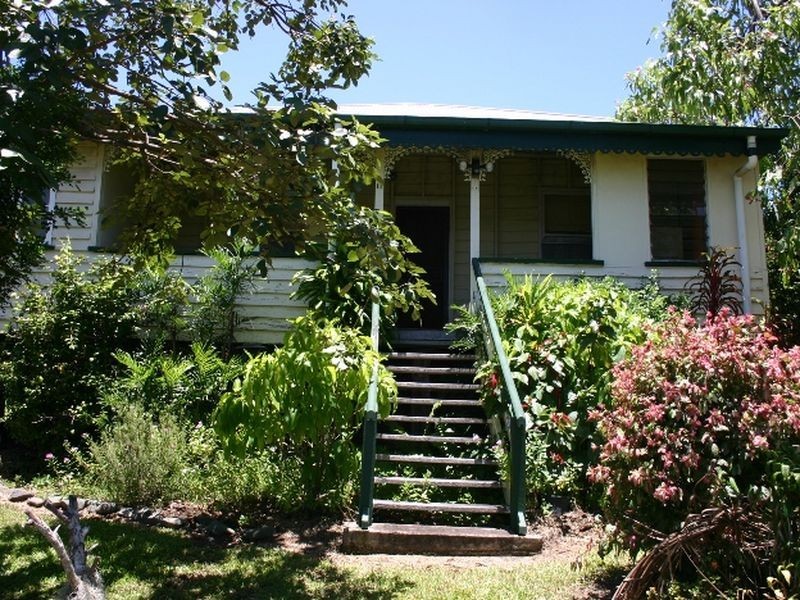 11 Langdon Street, Sarina QLD 4737