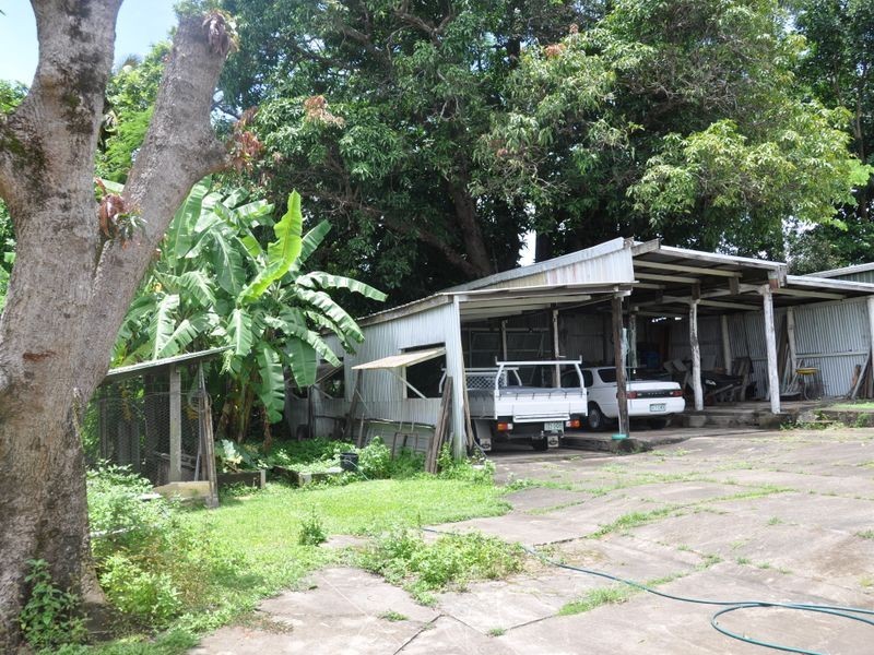 27 Leslie Street, Sarina QLD 4737