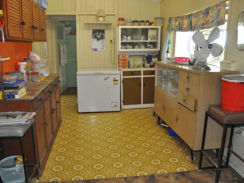 27 Leslie Street, Sarina QLD 4737